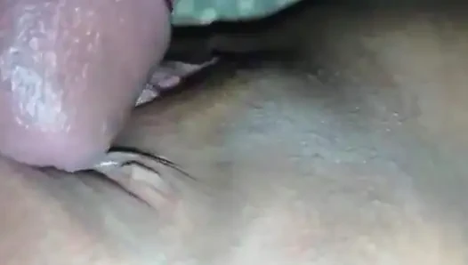 Ngentot memek sempit saudara tiriku.