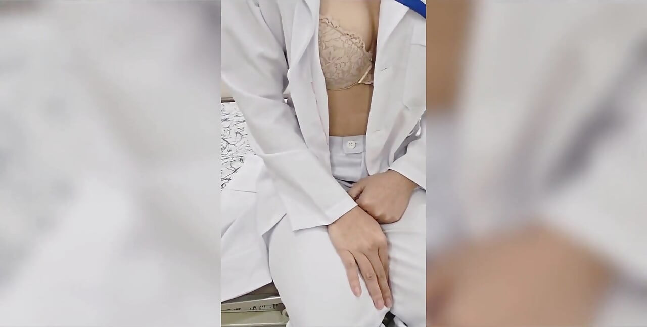 ممرضة فيتنامية ساخنة ذات شخصية رائعة تعرضت للنيك مرارا وتكرارا من قبل غريب غامض