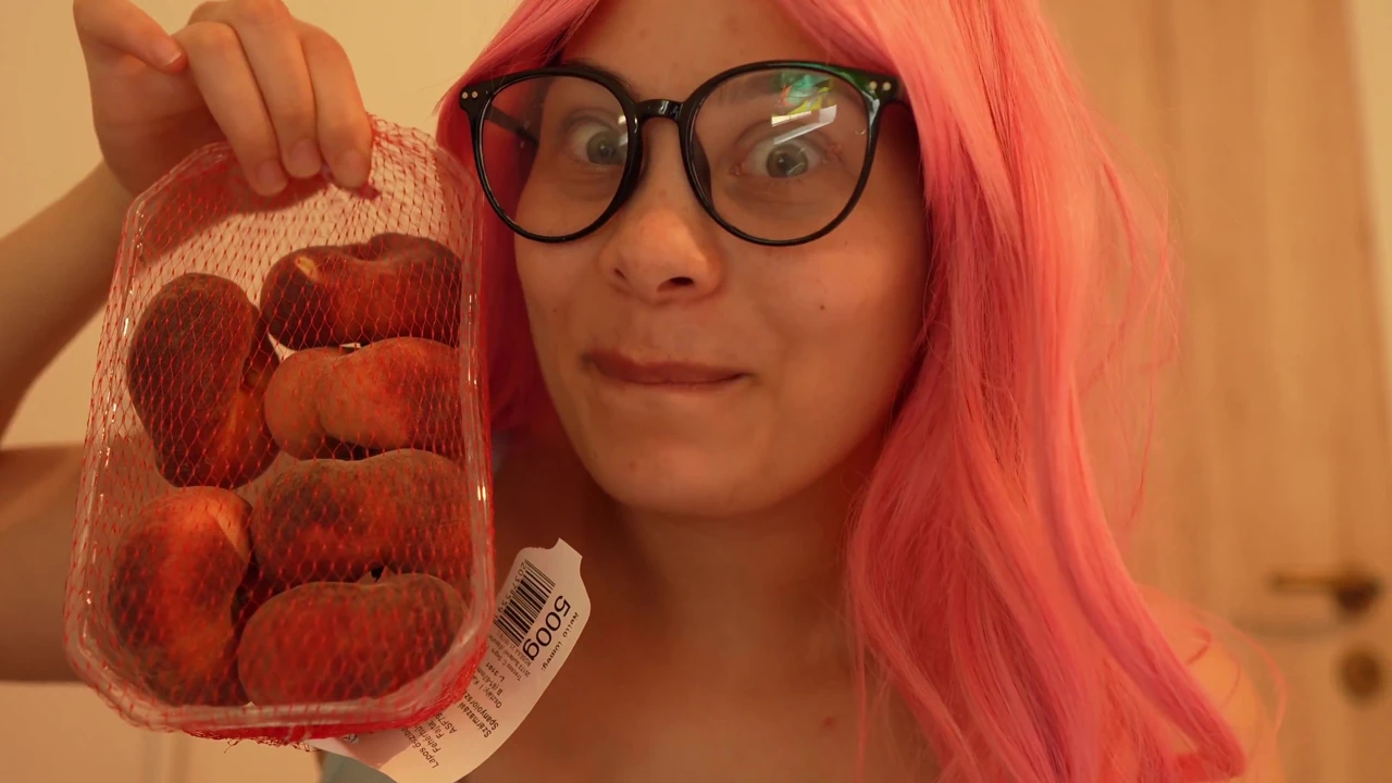 I’ll Show You How I Usually Eat; I’m so Happy Because the Food Is Delicious-it Gives My Face an Orgasm, and I Make Silly Face