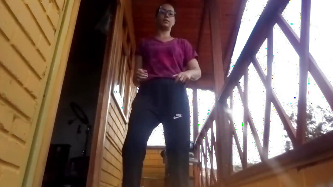 Curtindo o Começo Perfeito para a Manhã com Exercício e Masturbação 1