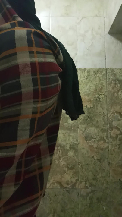 Indijska teta ogroman grudnjak na planini