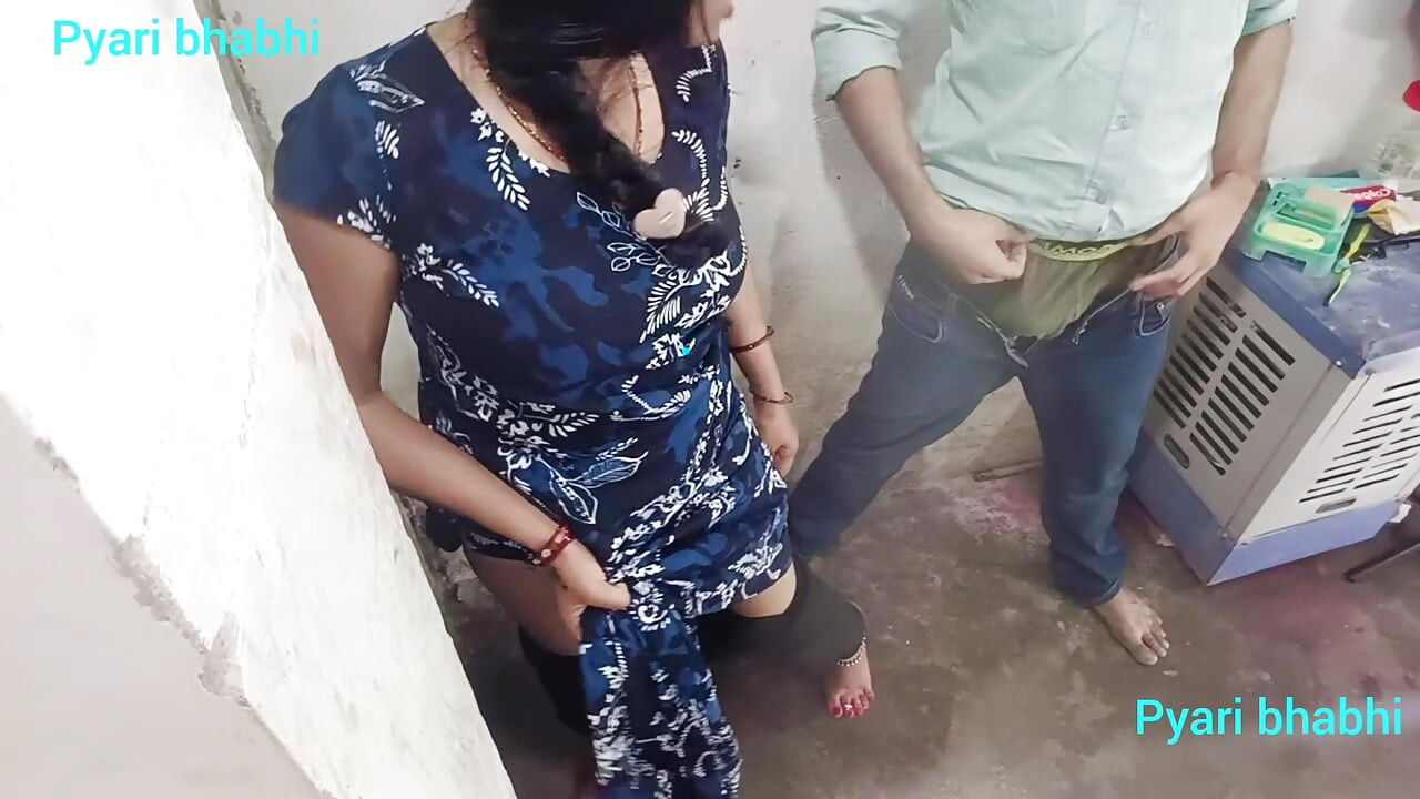 Tres novias tuvieron sexo por la noche, novio a novio, tuvieron un sexo duro con una polla negra grande, vació toda su agua en el coño de la novia, culo virgen.