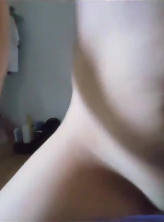 De buurvrouw neukt me omdat haar man haar niet behaagt