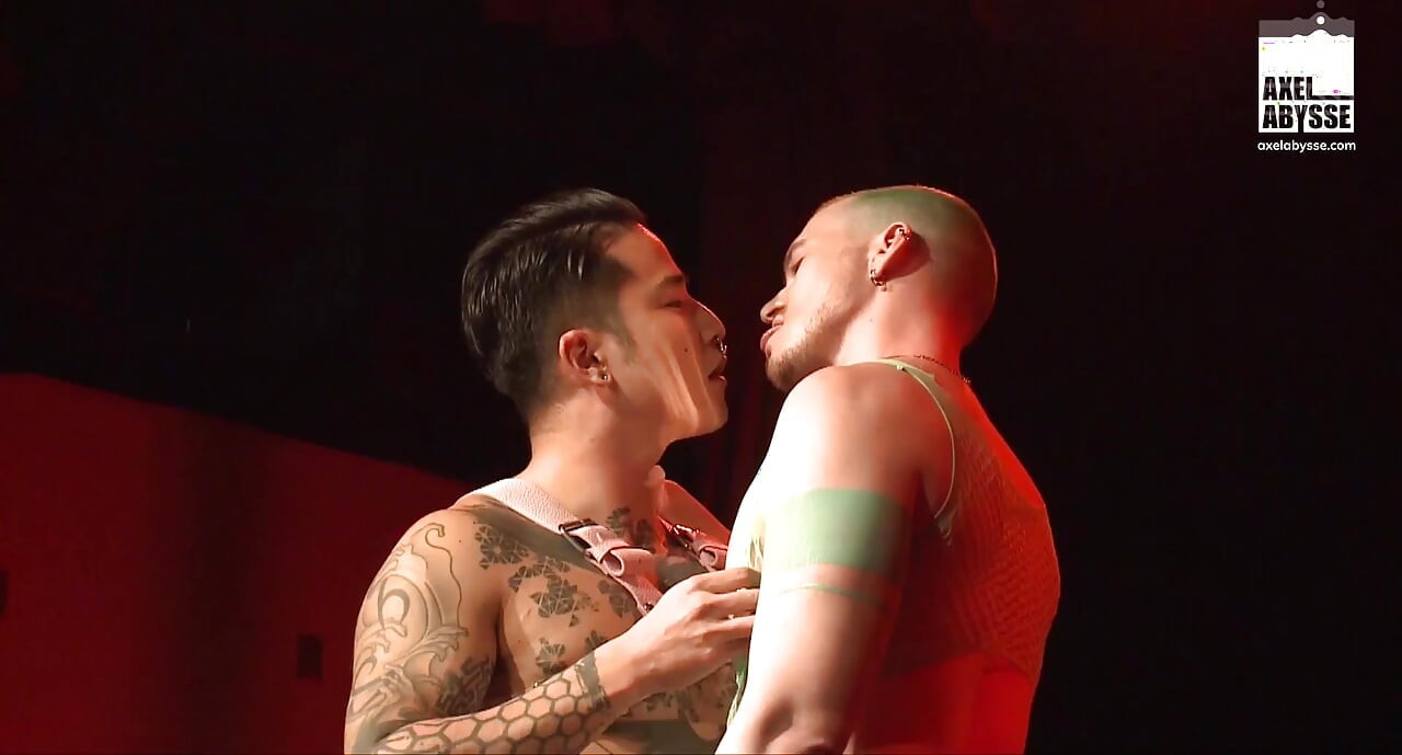 Live Fisting Performance With Anal Warriors Axel Abysse And Yoshi Kawasaki