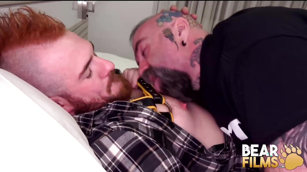Bearfilms Mac Curtis och Jay Behr har vild rå avel