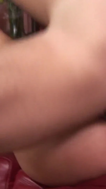 Impresionante momento de "Puta de cuerpo delgado en lencería rosa sexy disfruta de su hombre"