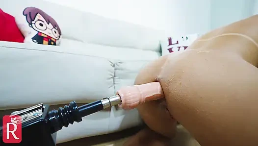 Студентка из Hogwarts получает анальный трах с секс-машиной