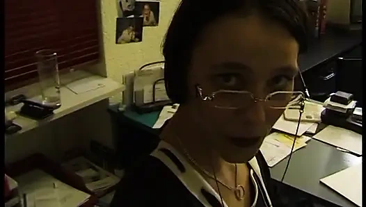 Spex esmer yarak emiyor ve bakış açısıyla domaltılıyor