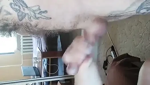Fettes mädchen lutscht und wichst meinen schwanz 1