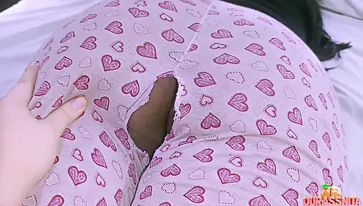 Aku tidak punya piyama saudara laki-laki lain mengapa kau menembusku? Jangan masuk ke dalam!