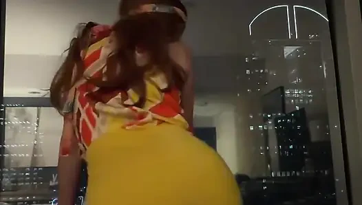 Kızıl saçlı groovy kız