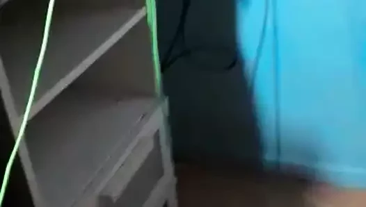 cums alot