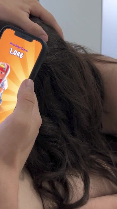 Jaw-dropping moment from "Sucking my bf's cock while he plays subway surfers game"