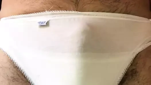 Beyaz pamuk ... sarı çiş