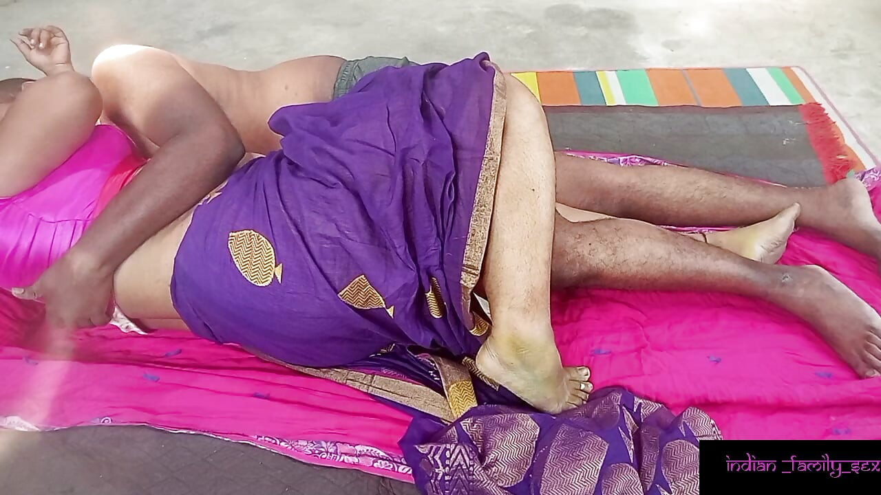 Sauteli mammi pine ke dauran sautele bete ko bahkati hai
