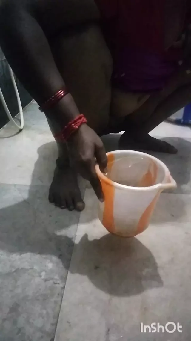 Toilet Pissing Hot Talking Bath Video