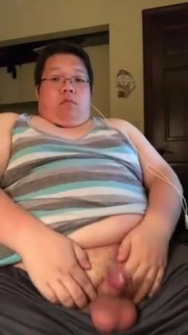Fat Asian Twink jerking again