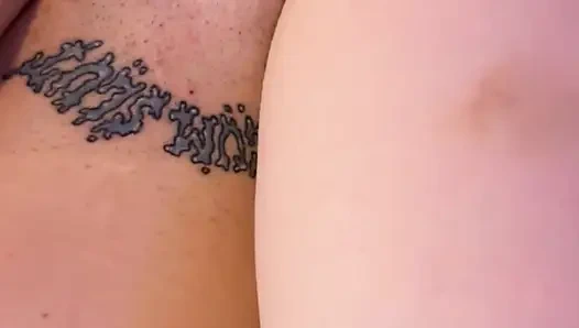 Yaramaz üvey anne kocasını oğullarıyla aldatıyor üvey baba