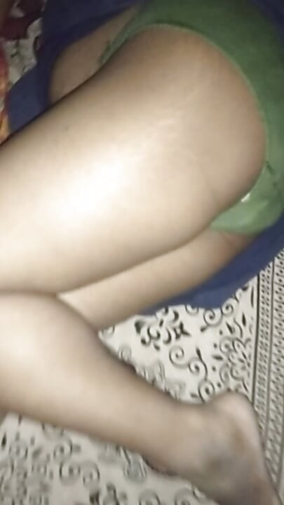 Nude show aunty