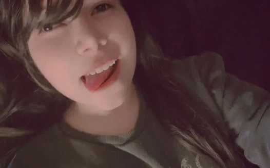 Девушка Показывает Свое Сладкое Тело В Настоящем Любительском Видео И Мастурбирует