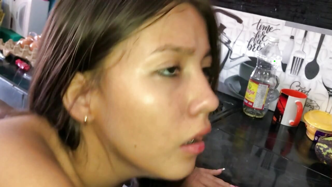 Stepsister gives me a syrup that makes me very horny and makes my cock hard and gives her the best fuck than in tenindo