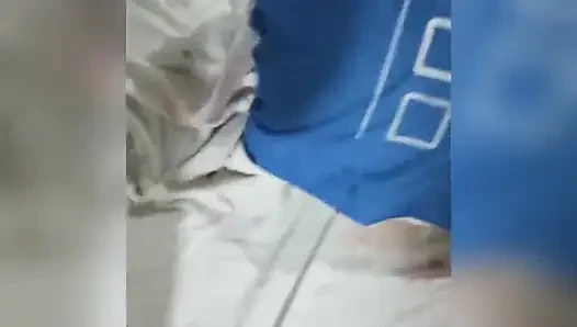 Fahişe arkadaşım benimle sikişiyor