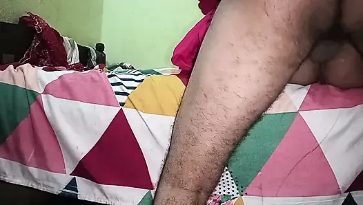 Üvey baba üvey kızını sabah seksiyle sikiyor