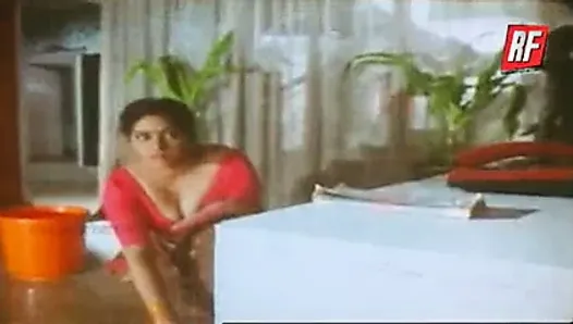 Old actress in a hot scene