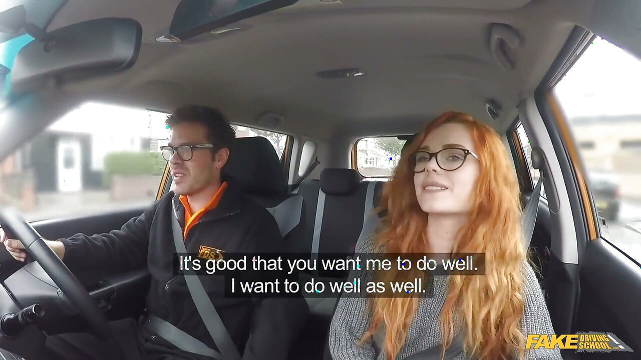 Fake Driving School - Prekrasna crvenokosa Ella Hughes moli ispitivača za priliku u hardcore seks videu