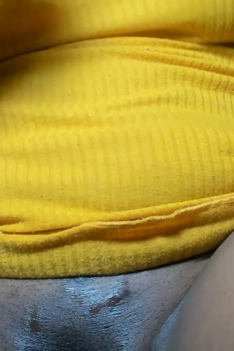 Leche en primer plano de coño