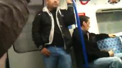 Menjelajah di london tube hot biseksual dude hard cock