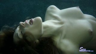 Callie Calypso - секс под водой