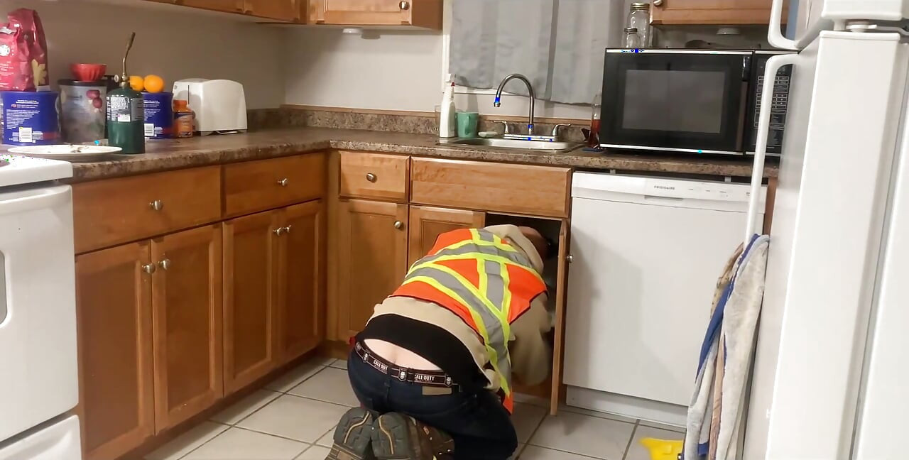 Teen Prom Queen Loses Virginity to Plumber
