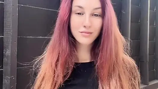 İtalyan büyük memeli orta yaşlı seksi kadın artemisia açık havada uzun saç fetişi
