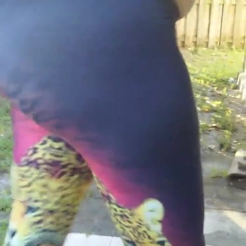 Redbone twerk 2