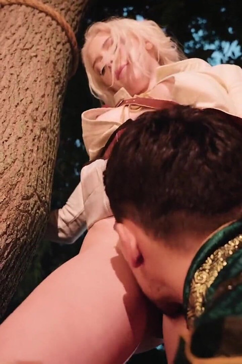 Gia Ohmy Jaskier'in uzun sert yarağını istiyor - witcher porno cosplay parodi