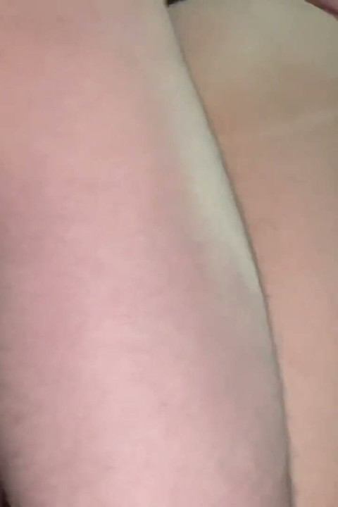 가족 저녁 식사를 요리하는 동안 부엌에서 나를 따먹는 의붓아들