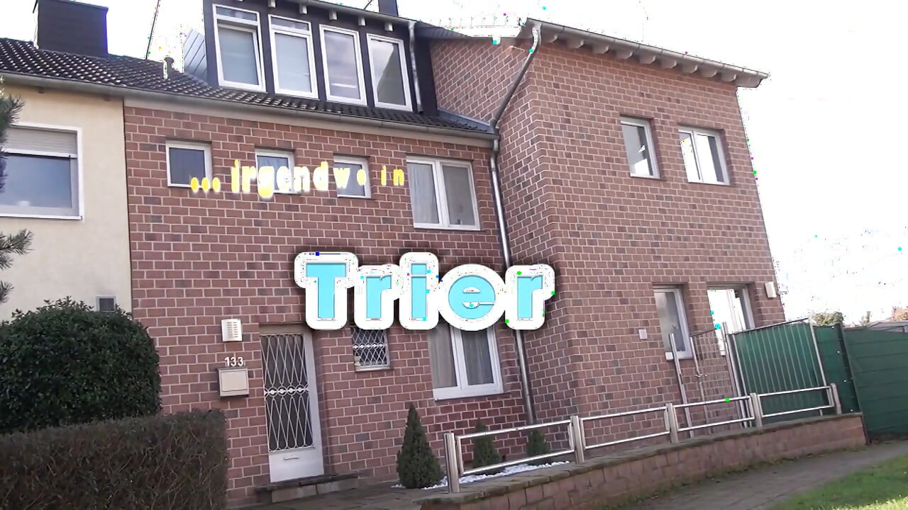 Rövid hajú szexi barna harisnyában szopja és bassza az ősz hajú csávót, akivel a lépcsőn találkozott