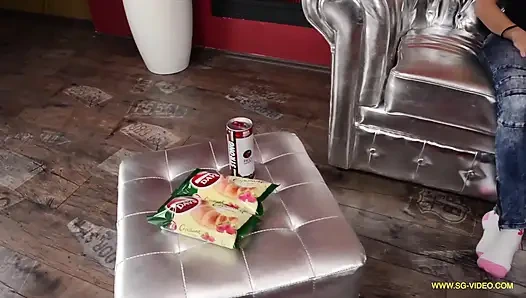 Писсинг-отчет суперзвезды, худенькой топ-крошки