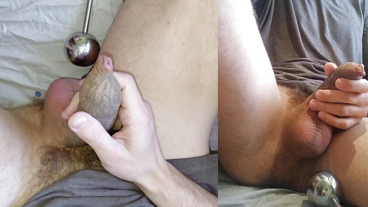 ช่วยตัวเองควยที่มีรอยสักสัตว์ประหลาดและน้ําแตกสามครั้งจากมุมกล้องสองมุม