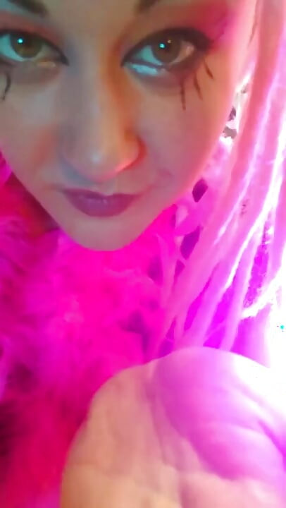 Élvezz a kezemre, és szürcsöld le, mint egy kis sissy ribanc