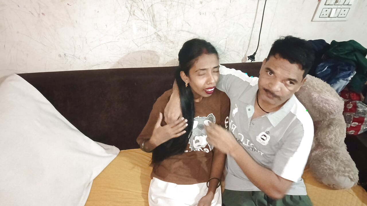 Desi bhabhi lund ko chush rhi ho or maze bhi utha rhi gai