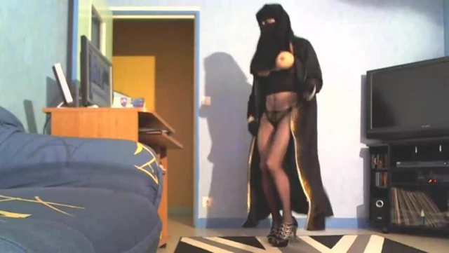 gros seins qui ballotte en niqab - carole.mp4