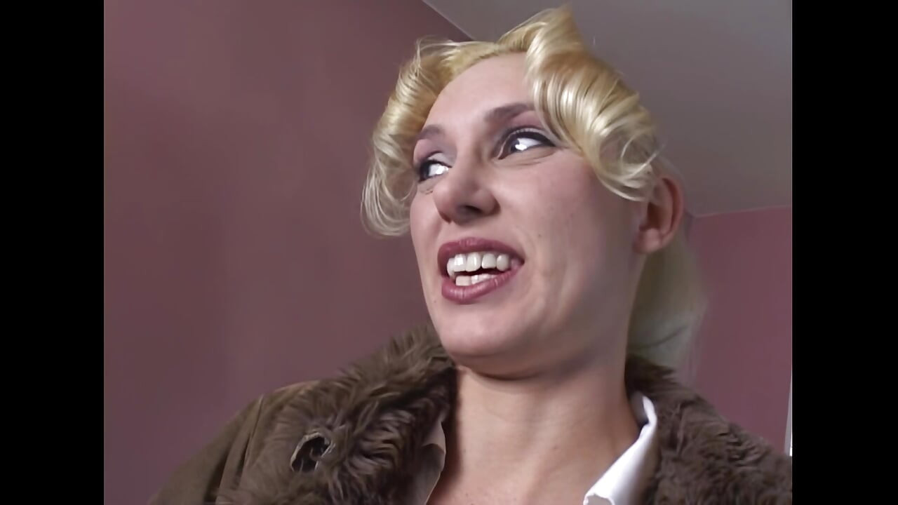 Malorie Knoxxx Prelepa zgodna plavuša