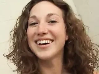 骄傲地向黑人展示高潮