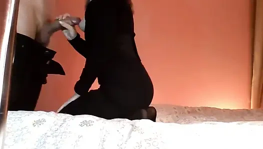 Муж шпионит за своей неверной женой