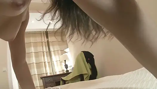 Jenny Lover: Persetan denganku dengan keras, vaginaku yang manis adalah milikmu