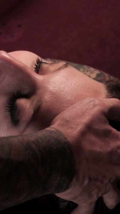 GGG John Thompson - Zorra tatuada tragando semen | Clip 1