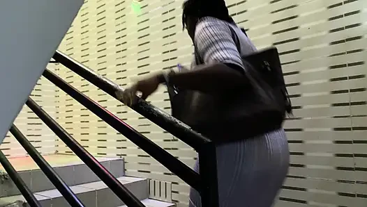 Seorang klien dari kantor bank saya meminta saya untuk melihat dia di hotelnya sampai ke sana kami memiliki gist dan kami bersenang-senang bersama-sama