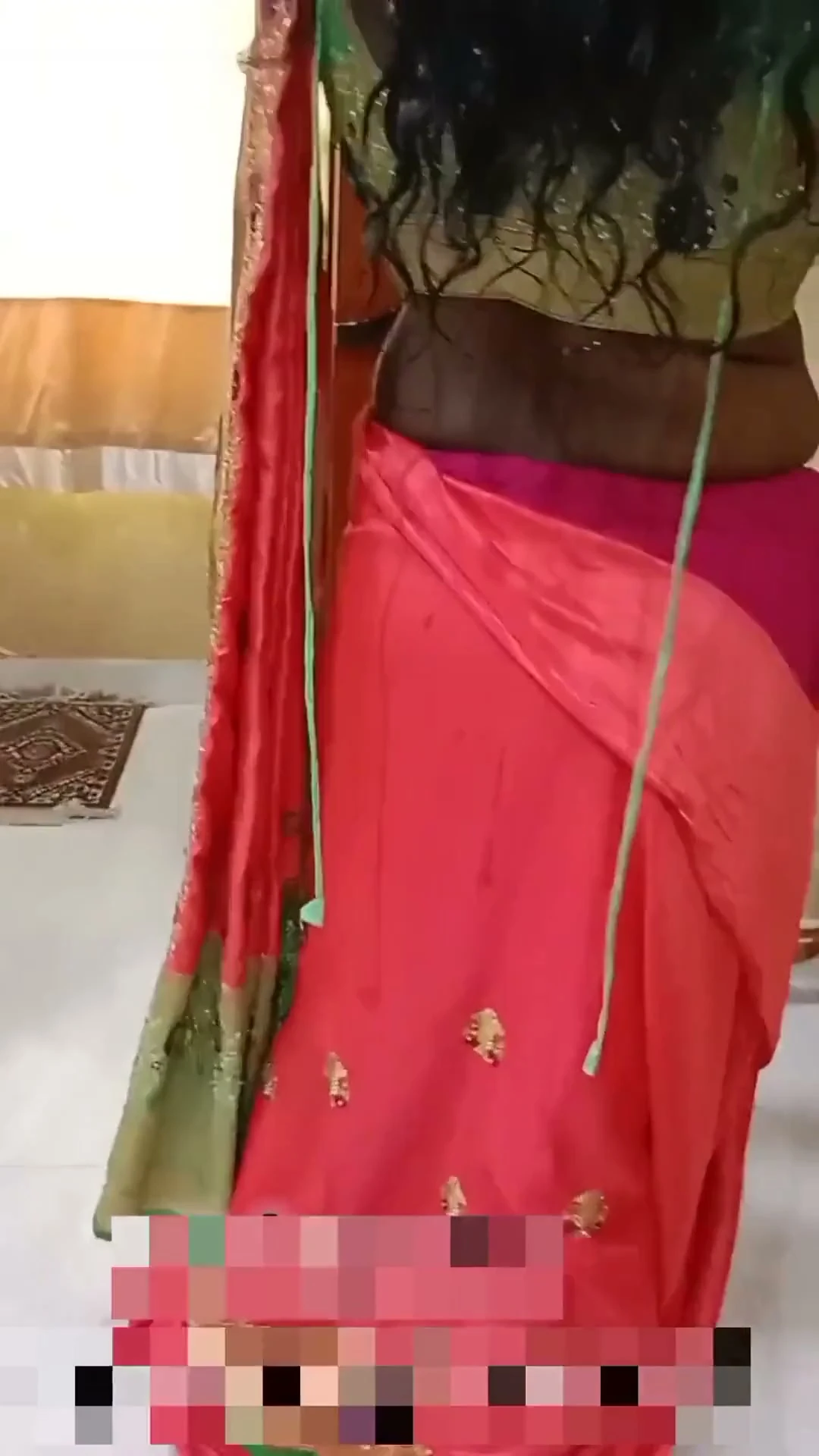 Hintli tamil esmer evli kadın kırmızı iç çamaşırlı boğayı baştan çıkarıyor - meme ucu oyunu, izliyor! Indianhotwifex